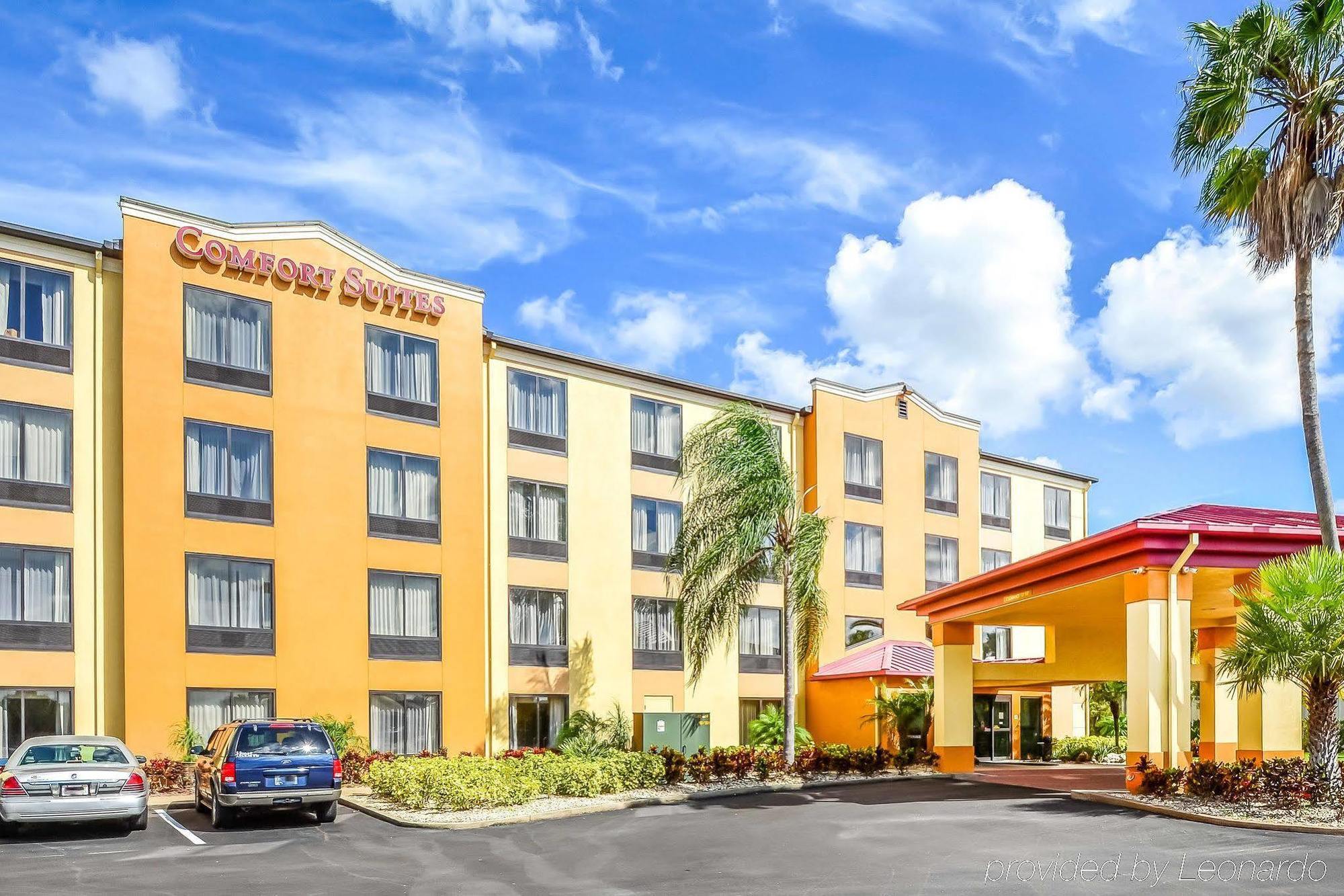 Comfort Suites Tampa - Brandon Heartland Exterior photo